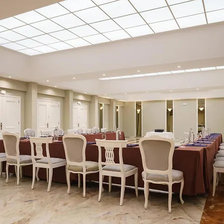 Hotel Crisol Jardines De Cordova