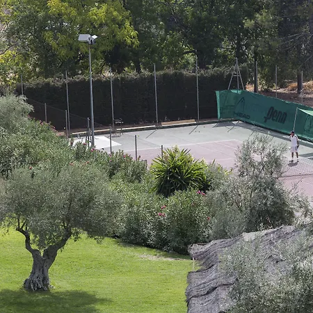 Crisol Jardines De Кордова