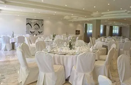 Hotel Crisol Jardines De