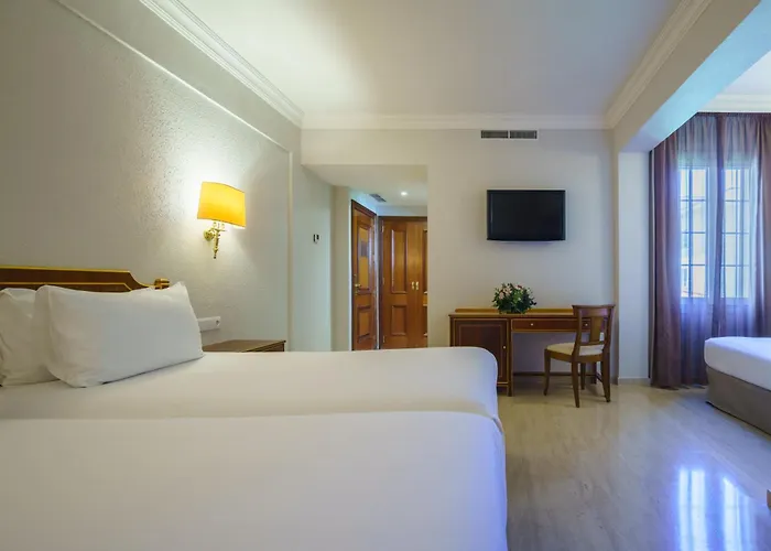 מלון Crisol Jardines De