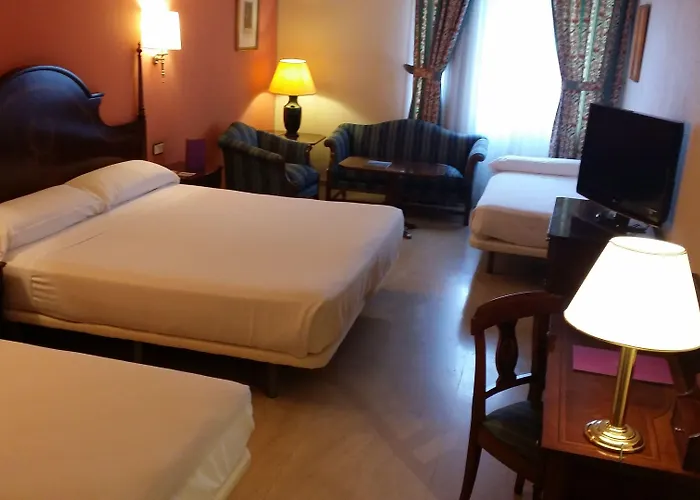 Crisol Jardines De Кордова