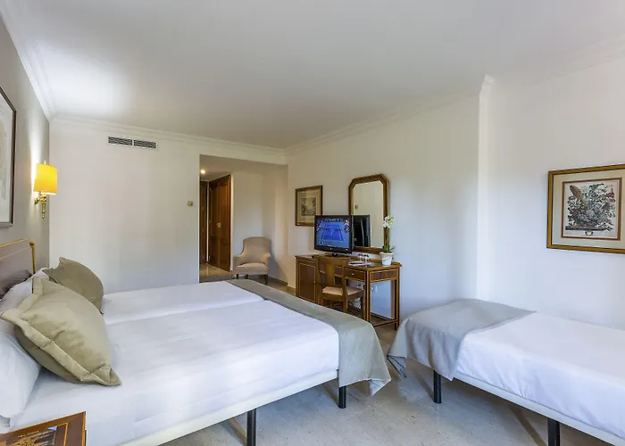 Отель Crisol Jardines De