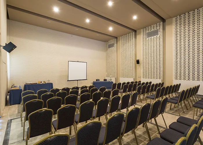 Crisol Jardines De Кордова