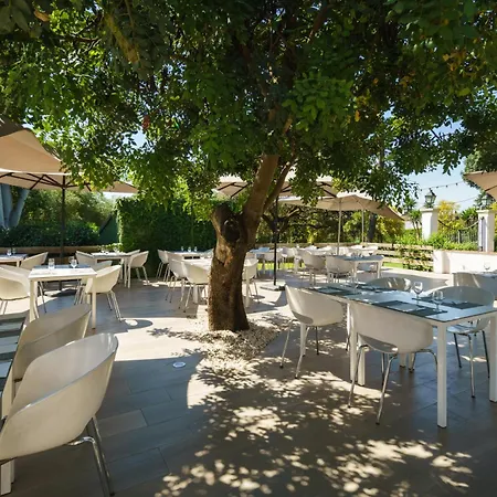 Hotel Crisol Jardines De